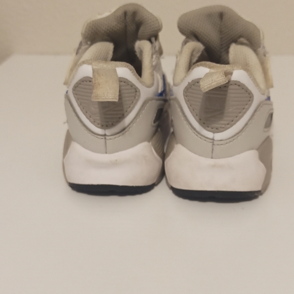 Kids White and Blue Nike Swoosh Sneakers Shoes - Picture 3 of 7